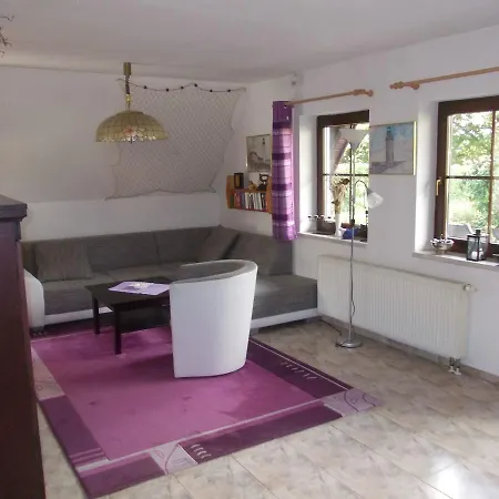 Tatil Evi Finnsiedlung / Lisa Marlow